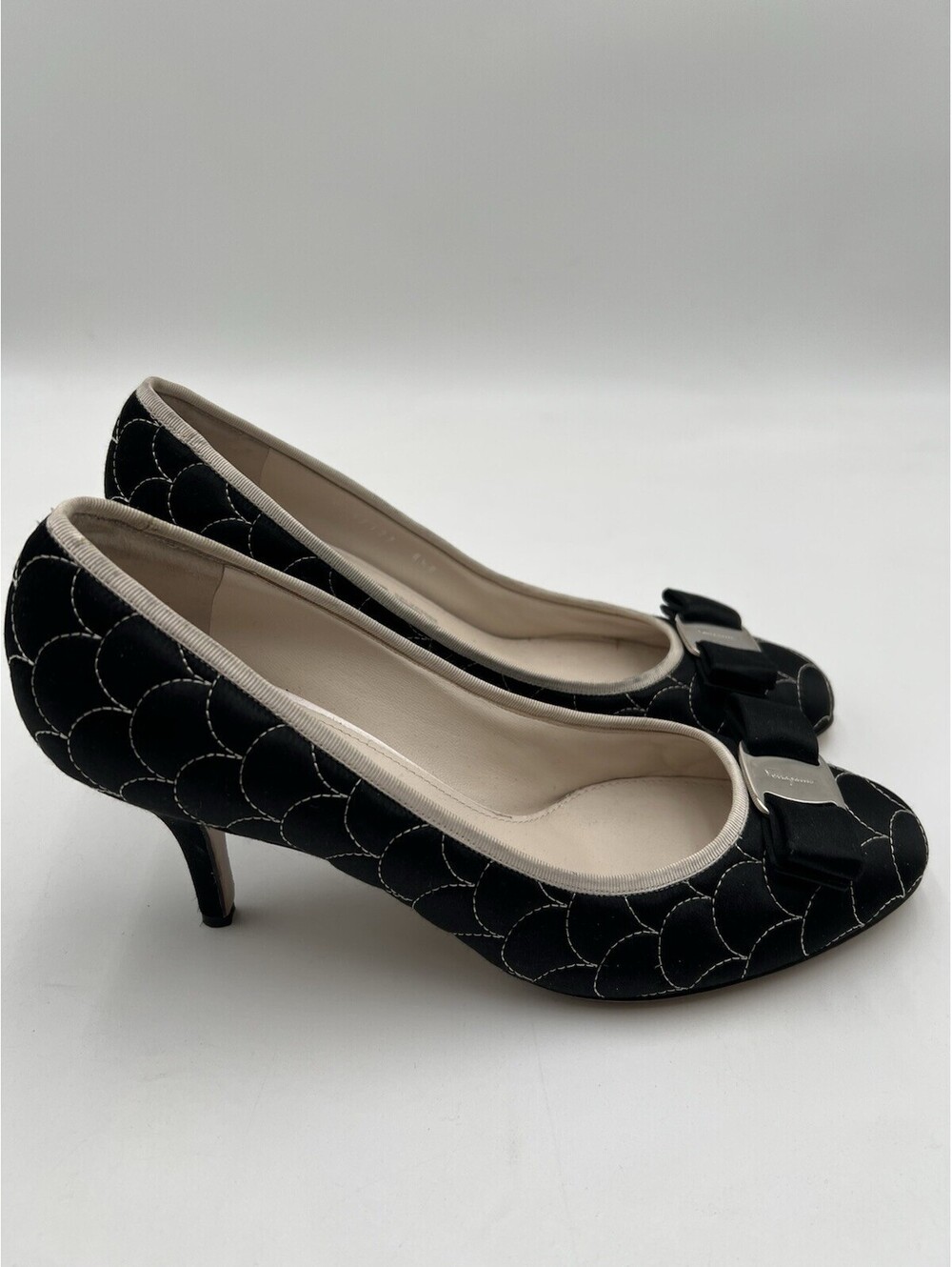 Salvatore Ferragamo Carla quilted Black satin pumps signature Vara bow Size 8.5